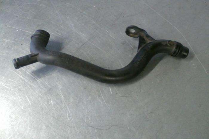 Gebrauchte Wasserrohr Volkswagen Transporter Preis € 8,00 Margenregelung angeboten von TSI-Parts / Allmotorparts B.V.