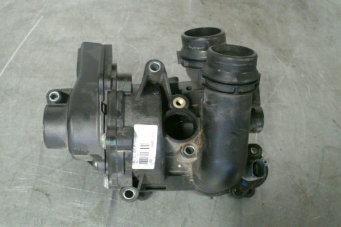Thermostat from a Audi Q5 2011