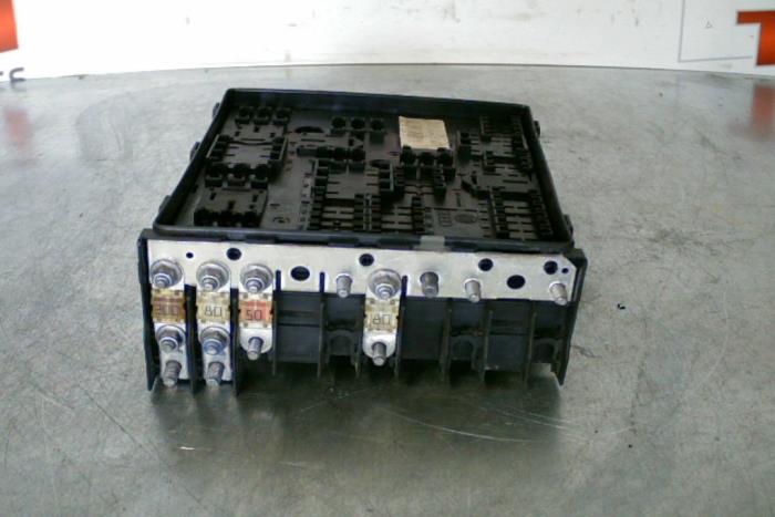 Fuse box from a Skoda Octavia 2007