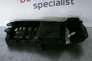 Używane Skrzynka bezpieczników Audi A6 Cena € 30,00 Z VAT oferowane przez TSI-Parts