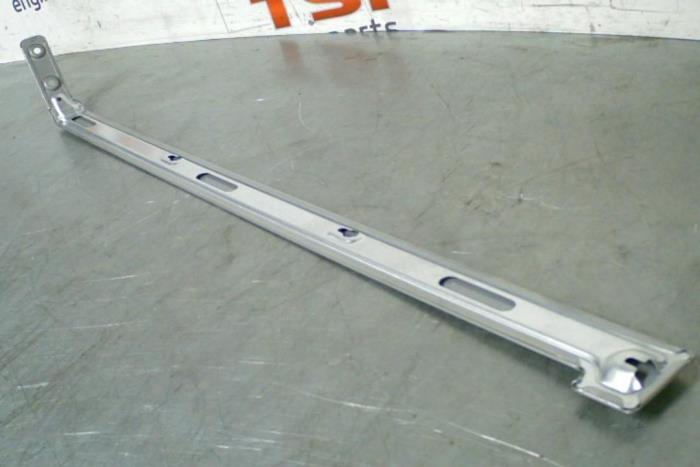 Sliding door rail trim