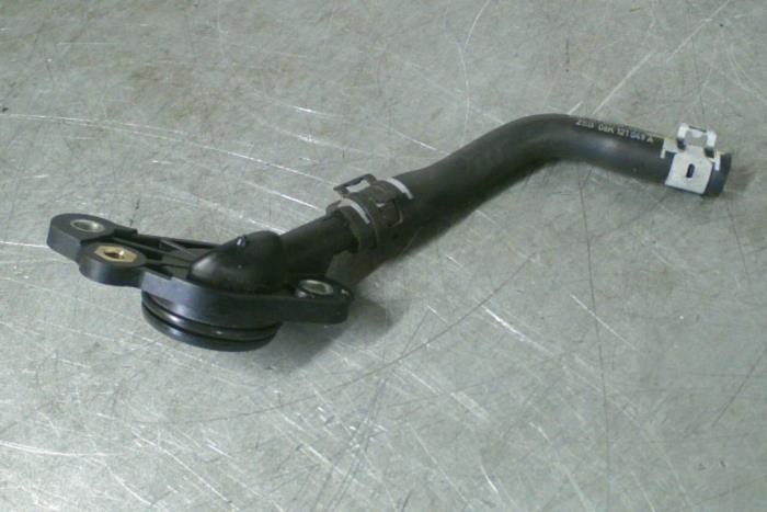 Begagnade Vattenrör Volkswagen Golf Pris € 8,00 Marginaltabell erbjuds av TSI-Parts / Allmotorparts B.V.