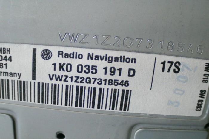 Odtwarzacz CD z Volkswagen Touran 2006