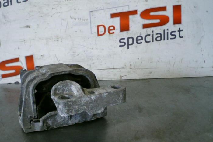Used Engine mount Volkswagen CC Price € 33,00 Margin scheme offered by TSI-Parts / Allmotorparts B.V.