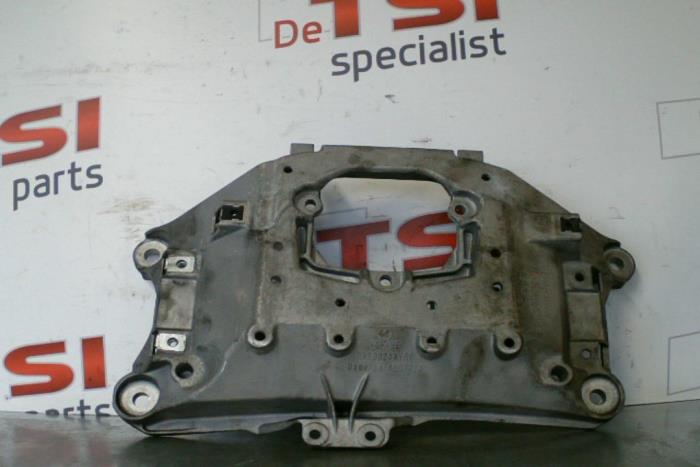 Usagé Support moteur Audi A4 (B8) 2.0 TDI 16V Quattro Prix € 37,00 Règlement à la marge proposé par TSI-Parts / Allmotorparts B.V.