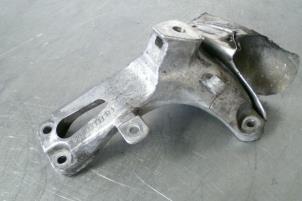 Usagé Support moteur Audi Q5 Prix € 25,00 Prix TTC proposé par TSI-Parts