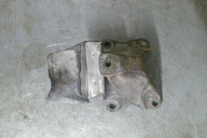 Used Engine mount Audi A4 Price € 21,00 Margin scheme offered by TSI-Parts / Allmotorparts B.V.