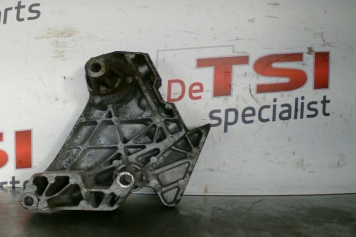 Engine mount from a Seat Altea 2004