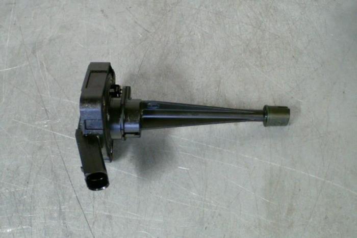 Gebrauchte Ölstandsensor Volkswagen Transporter Preis € 21,00 Margenregelung angeboten von TSI-Parts / Allmotorparts B.V.