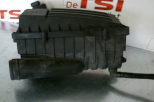 Używane Obudowa filtra powietrza Volkswagen Caddy Cena € 99,99 Z VAT oferowane przez TSI-Parts