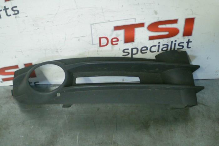 Używane Grill Volkswagen Caddy III (2KA,2KH,2CA,2CH) 1.9 TDI Cena € 17,00 Procedura marży oferowane przez TSI-Parts / Allmotorparts B.V.