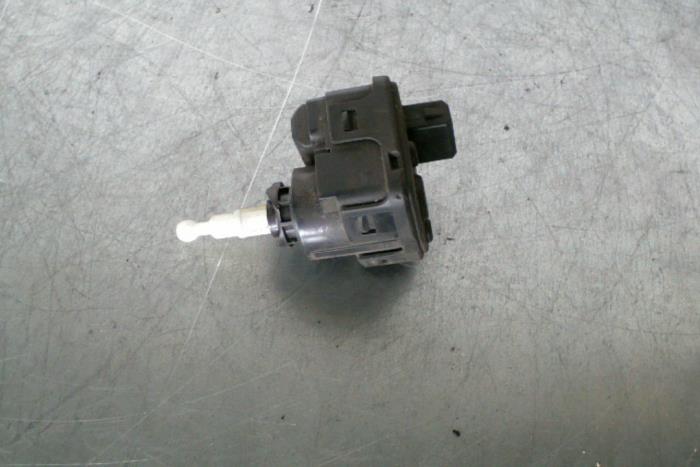 Moteur de réglage de phare