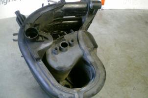 Ansaugbrugge van een Volkswagen Polo IV (9N1/2/3) 1.2 12V 2006