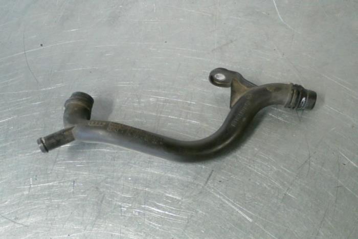 Gebrauchte Wasserrohr Volkswagen Transporter Preis € 8,00 Margenregelung angeboten von TSI-Parts / Allmotorparts B.V.