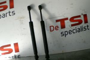 Usados Amortiguador de gas derecha detrás Audi A6 Precio € 20,00 IVA incluido ofrecido por TSI-Parts