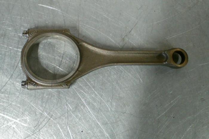 Usagé Bielle Audi A6 Prix € 62,00 Règlement à la marge proposé par TSI-Parts / Allmotorparts B.V.