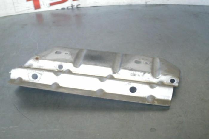 Gebrauchte Hitzeschild Auspuff Skoda Octavia Preis € 12,00 Margenregelung angeboten von TSI-Parts / Allmotorparts B.V.