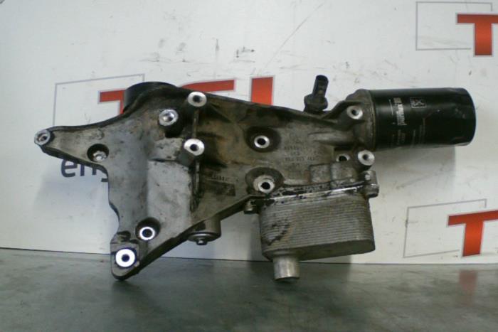 Usagé Support dynamo bas Audi A3 Prix € 70,00 Règlement à la marge proposé par TSI-Parts / Allmotorparts B.V.