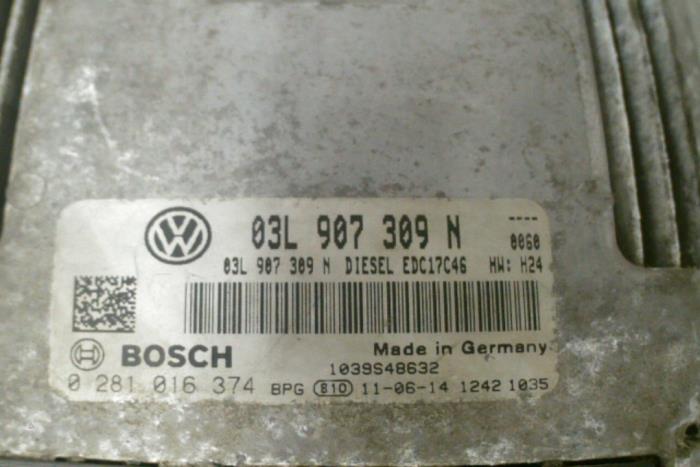 Ordinateur gestion moteur d'un Volkswagen Passat 2011