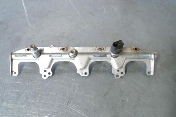 Gebrauchte Kraftstoffdruck Sensor Audi TT Preis € 25,00 Margenregelung angeboten von TSI-Parts / Allmotorparts B.V.