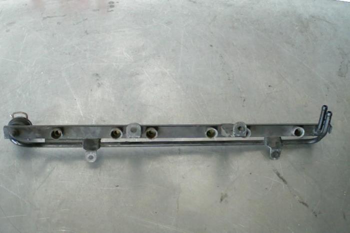 Gebrauchte Kraftstoffverteiler Volkswagen Golf Preis € 25,00 Margenregelung angeboten von TSI-Parts / Allmotorparts B.V.