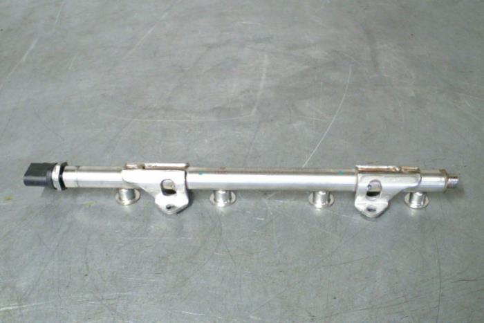 Gebrauchte Kraftstoffdruck Sensor Volkswagen Golf Preis € 41,00 Margenregelung angeboten von TSI-Parts / Allmotorparts B.V.