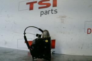 Usagé Panneau 4 portes avant gauche Seat Leon Prix € 25,00 Prix TTC proposé par TSI-Parts