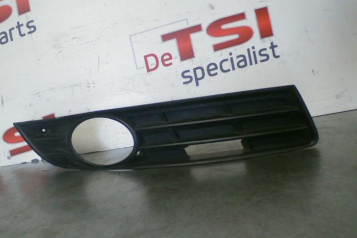 Używane Grill Volkswagen Passat Cena € 12,00 Procedura marży oferowane przez TSI-Parts / Allmotorparts B.V.