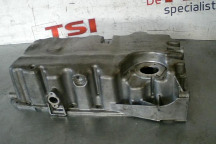 Usagé Couvercle carter Volkswagen Golf V (1K1) 2.0 GTI 16V Prix € 50,00 Règlement à la marge proposé par TSI-Parts / Allmotorparts B.V.