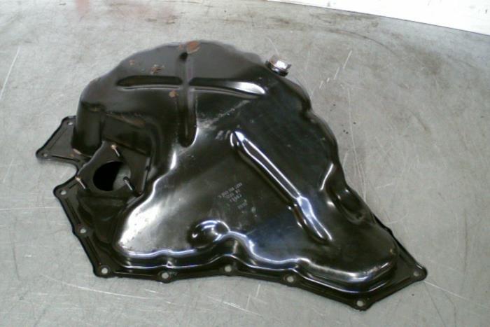 Usagé Couvercle carter Audi A4 (B8) 2.0 TFSI 16V Quattro Prix € 25,00 Règlement à la marge proposé par TSI-Parts / Allmotorparts B.V.