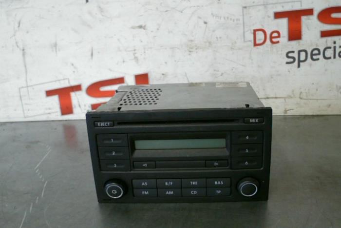Używane Radio Volkswagen Polo Cena € 29,00 Procedura marży oferowane przez TSI-Parts / Allmotorparts B.V.