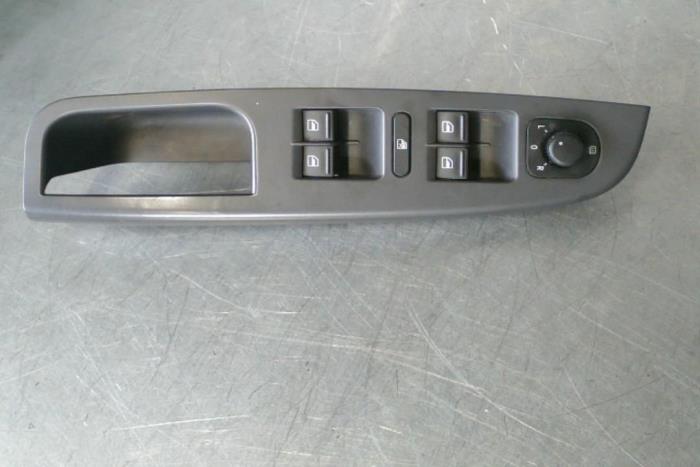 Usados Interruptor combinado de ventanillas Volkswagen Golf Precio € 25,00 Norma de margen ofrecido por TSI-Parts / Allmotorparts B.V.