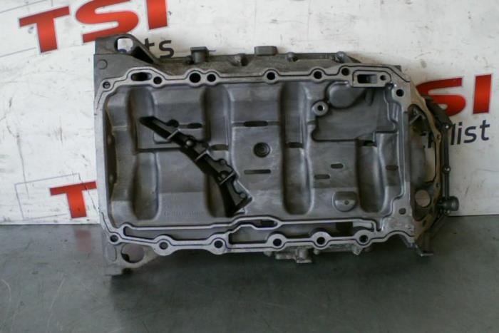Usagé Couvercle carter Audi A4 (B8) 1.8 TFSI 16V Prix € 41,00 Règlement à la marge proposé par TSI-Parts / Allmotorparts B.V.