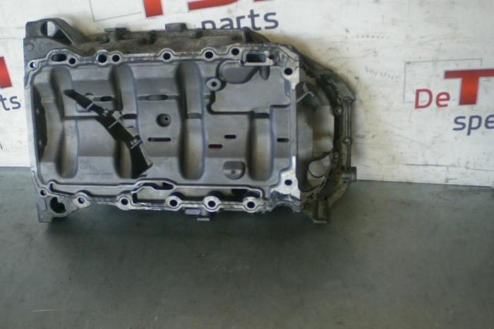 Usagé Couvercle carter Audi A4 Prix € 41,00 Règlement à la marge proposé par TSI-Parts / Allmotorparts B.V.
