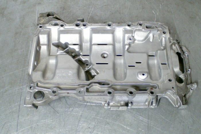 Usagé Couvercle carter Audi A4 (B8) 2.0 TFSI 16V Prix € 41,00 Règlement à la marge proposé par TSI-Parts / Allmotorparts B.V.