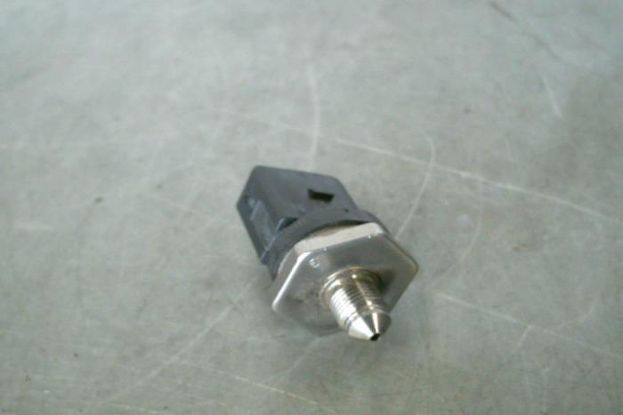 Fuel pressure sensor from a Audi TT 2013