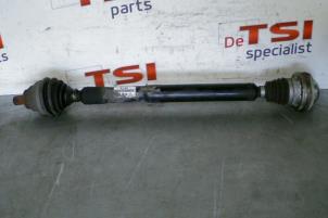 Używane Os napedowa prawy przód Volkswagen Tiguan Cena € 50,00 Z VAT oferowane przez TSI-Parts