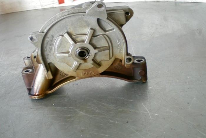 Używane Pompa oleju Volkswagen Golf Cena na żądanie oferowane przez TSI-Parts / Allmotorparts B.V.