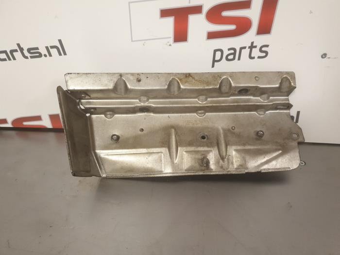 Gebrauchte Hitzeschild Auspuff Volkswagen Golf V (1K1) 2.0 GTI 16V FSI Turbo Preis € 17,00 Margenregelung angeboten von TSI-Parts / Allmotorparts B.V.