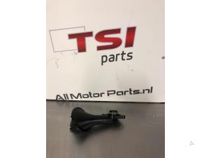 Usagé Tube d'aspiration huile Audi A4 (B8) 1.8 TFSI 16V Prix € 9,99 Prix TTC proposé par TSI-Parts