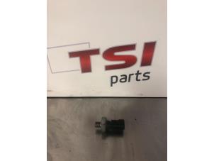 Usados Sensor de presión de aceite Volkswagen Golf VI (5K1) 1.4 TSI 160 16V Precio € 9,99 IVA incluido ofrecido por TSI-Parts