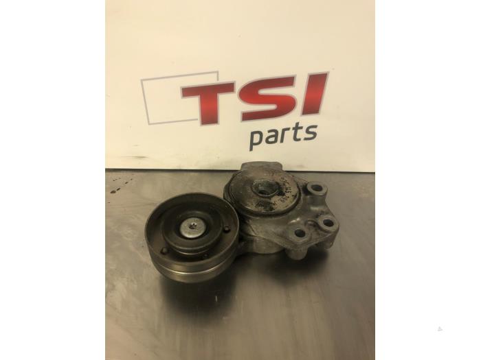 Usados Rodillo tensor correa múltiple Volkswagen Scirocco (137/13AD) 1.4 TSI 160 16V Precio € 13,00 Norma de margen ofrecido por TSI-Parts / Allmotorparts B.V.