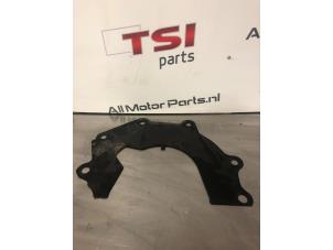 Usagé Plaque intermédiaire moteur Volkswagen Polo V (6R) 1.2 TSI Prix € 9,99 Prix TTC proposé par TSI-Parts
