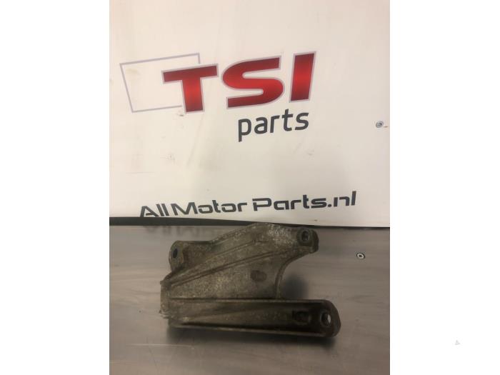 Gebrauchte Motorlager Audi A8 (D3) 4.2 V8 40V FSI Quattro Preis € 12,00 Margenregelung angeboten von TSI-Parts / Allmotorparts B.V.