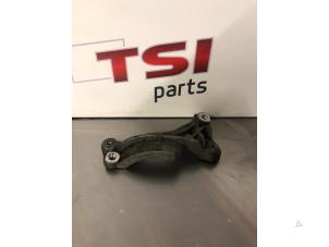 Usagé Support pompe clim Audi A8 (D3) 4.2 V8 40V FSI Quattro Prix € 20,00 Prix TTC proposé par TSI-Parts
