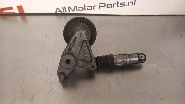 Usados Rodillo tensor correa múltiple Audi A5 (8T3) 2.7 TDI V6 24V Precio € 30,00 Norma de margen ofrecido por TSI-Parts / Allmotorparts B.V.