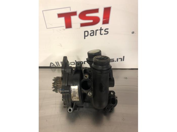 Begagnade Vattenpump Volkswagen Golf VI (5K1) 2.0 GTI 16V Pris € 70,00 Marginaltabell erbjuds av TSI-Parts / Allmotorparts B.V.