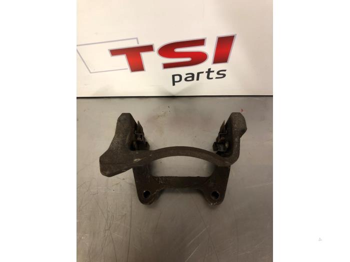 Begagnade Bromssköld Volkswagen Tiguan (5N1/2) 1.4 TSI 16V Pris € 17,00 Marginaltabell erbjuds av TSI-Parts / Allmotorparts B.V.