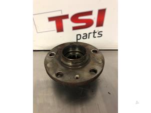 Usados Cojinete de rueda detrás Volkswagen Tiguan (5N1/2) 1.4 TSI 16V Precio € 25,00 IVA incluido ofrecido por TSI-Parts
