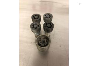 Used Set of wheel locks Volkswagen Tiguan (5N1/2) 1.4 TSI 16V Price € 20,00 Inclusive VAT offered by TSI-Parts